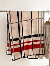 abordables Bufandas de mujer-Bufanda a cuadros de poliéster para mujer, acogedora y elegante para el invierno, regalo de Navidad perfecto en varios colores.