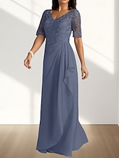 Недорогие Длина пола-А-силуэт В пол Свадебное платье для гостей Вечернее платье Платье для матери невесты Рукав до локтя V-образный вырез Элегантный стиль Свадебный гость Помолвка Шифон с Плиссировка Аппликации