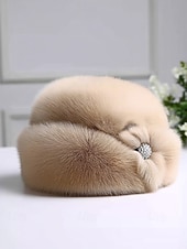 abordables Chapeaux pour femmes-Bonnet de Noël en fausse fourrure pour femme avec détails de fleurs en pierres précieuses, design en peluche douce en plusieurs couleurs pour les vacances d'hiver