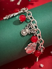 abordables Collar de mujer-Conjunto de collar y pulsera navideños para mujer: cadena plateada con cuentas rojas, colgantes de copo de nieve, árbol y regalo. Joyería festiva para fiestas y regalos.