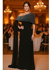 billiga Aftonklänningar-Åtsmitande Kvälls klänningar Elegant Formell klädsel Formell Bröllop Golvlång Ärmlös Över axeln Stretch crepe med Strass Broderad 2025