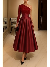 abordables Vestidos de cóctel-Corte A Vestido Midi Vestidos de coctel Vestidos de fiesta Elegante Manga Larga Un Hombro Fiesta de jardin Boda Satén Lentejuelas con Plisado Lentejuela