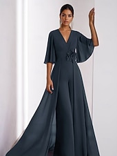 levne Šaty na ples-Overal pro matku nevěsty Šaty pro svatební hosty Elegantní vintage V výstřih podlahové délky chiffon s krátkým rukávem s nařasenými volánky