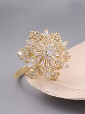 Недорогие Женские кольца-женское рождественское вращающееся кольцо в форме снежинки, регулируемое золотое и серебряное персонализированное украшение из кристаллов, элегантное праздничное коктейльное кольцо, идеально подходит для вечеринок и подарков