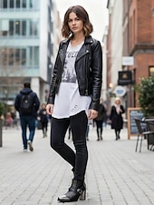 billige Ankel støvler-Svarte gotiske ankelstøvletter fra 1980-tallet til dame med hodeskallespenne og nagler, punkstøvletter med grov hæl til halloween-fester og kvelder ute