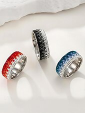tanie Biżuteria męska-Męski pierścionek ze stali nierdzewnej z okazji świąt Bożego Narodzenia – stylowa obrączka z czerwonymi, niebieskimi i czarnymi kryształkami – idealny świąteczny dodatek dla mężczyzn – świąteczny prezent w postaci biżuterii bożonarodzeniowej