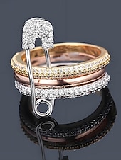 levne Dámské prsteny-Dámský vánoční měděný prsten - elegantní tříbarevný design s čirými kameny, ideální jako sváteční dárek, slavnostní a stylový doplněk pro běžné i formální příležitosti