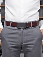 abordables Ceintures pour hommes-Ceinture en cuir pour homme, idéale pour Noël : cuir véritable de qualité supérieure, boucle carrée élégante, ajustable, accessoire de mode festif pour les occasions décontractées ou habillées.