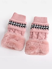 رخيصةأون قبعات نسائية-مجموعة قبعات وقفازات محبوكة لعيد الميلاد للنساء، متوفرة بألوان متعددة، مريحة وأنيقة، مثالية للأنشطة الخارجية في الشتاء وهدايا العطلات