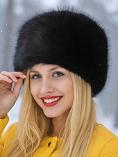 levne Dámské klobouky-Dámská vánoční čepice z umělé kožešiny - měkká a teplá, více barevných variant, perfektní sváteční doplněk na zimu, stylová a útulná pokrývka hlavy na vánoční večírky a venkovní akce