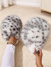 levne Dámské pantofle a žabky-Dámské pantofle s leopardím vzorem – měkká, útulná vnitřní obuv pro relaxaci, lenošení a pohodlí v chladném počasí