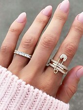 levne Dámské prsteny-Dámský vánoční měděný prsten - elegantní tříbarevný design s čirými kameny, ideální jako sváteční dárek, slavnostní a stylový doplněk pro běžné i formální příležitosti