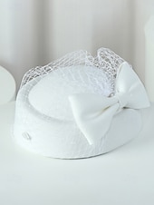 Недорогие Рождественские аксессуары-женская рождественская шапка из искусственной шерсти, с бантом и сеткой, несколько цветов для праздничных мероприятий, идеально подходит для торжеств и зимней моды