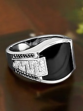 abordables Joyas para hombres-Anillo de aleación para hombre: detalles de diamantes blancos y negros, colores oro y plata, diseño elegante para ocasiones formales e informales.