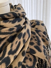 levne Dámské šátky-Dámská šála s leopardím vzorem – měkká a pohodlná polyesterová tkanina, dostupná v několika barvách, ideální pro běžné nošení i v zimě.