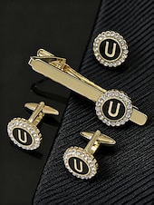 Недорогие Свадьба ACC-Комплект из мужского зажима для галстука, запонок и булавки для лацкана из сплава – элегантный черно-золотой дизайн с кристаллами, персонализированный 26 инициалами, идеальный подарок для официальных мероприятий и делового дресс-кода