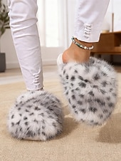 levne Dámské pantofle a žabky-Dámské pantofle s leopardím vzorem – měkká, útulná vnitřní obuv pro relaxaci, lenošení a pohodlí v chladném počasí