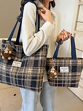 Недорогие Сумки с ручками сверху и шопперы-Женские рождественские клетчатые сумки-шопперы – большие и маленькие размеры, полиэстеровая ткань с помпонами, праздничный стиль для предпраздничного шопинга и подарков