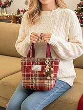 Недорогие Сумки с ручками сверху и шопперы-Женские рождественские клетчатые сумки-шопперы – большие и маленькие размеры, полиэстеровая ткань с помпонами, праздничный стиль для предпраздничного шопинга и подарков