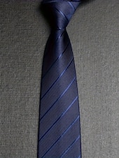 abordables Cravates et nœuds papillon pour hommes-Cravate de Noël en soie pour homme – matière polyester, motif rayé, disponible en plusieurs couleurs – idéale pour les fêtes de fin d'année, les événements formels et les tenues professionnelles.