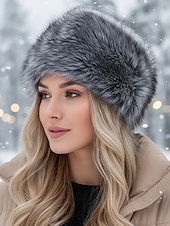 levne Dámské klobouky-Dámská vánoční čepice z umělé kožešiny - měkká a teplá, více barevných variant, perfektní sváteční doplněk na zimu, stylová a útulná pokrývka hlavy na vánoční večírky a venkovní akce