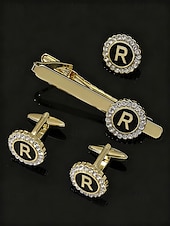 Недорогие Свадьба ACC-Комплект из мужского зажима для галстука, запонок и булавки для лацкана из сплава – элегантный черно-золотой дизайн с кристаллами, персонализированный 26 инициалами, идеальный подарок для официальных мероприятий и делового дресс-кода