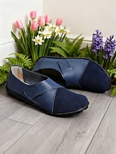 abordables Ballerines femme-Ballerines pliables flexibles rouges pour femmes avec semelle souple et design confortable à enfiler, chaussures décontractées légères pour Noël, le travail, les voyages &amp;vêtements de tous les jours