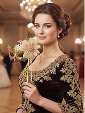 tanie Akcesoria-Złota maska do balu maskowego weneckiego z filigranem i ozdobnym kwiatem – elegancki dodatek do kostiumu weneckiego na imprezy i bale