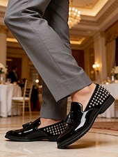 abordables Mocasines-Mocasines negros de charol para hombre: elegantes zapatos sin cordones con detalles tachonados y un diseño moderno, ideales para salidas nocturnas, fiestas, eventos de moda y bodas.