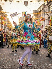 tanie Buty damskie-Fioletowe platformy z białymi akcentami na karnawał Mardi Gras – retro styl karnawałowy idealne na festiwalne parady i wydarzenia
