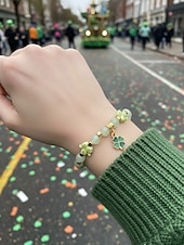  Dámský náramek s přívěsky ke Dni svatého Patrika, přívěsek se zeleným trojlístkem, korálkový design v různých stylech, slitina a umělé krystaly, slavnostní irské párty šperky pro ženy