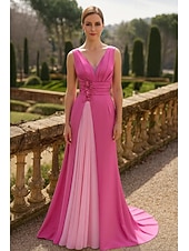 abordables Robes de Soirée en A-A-Line Sweep Brush Train Evening Gown Formal Dress Elegant Mother Of The Bride Semi-formal / Cocktail Sleeveless V Neck Wedding Formal Chiffon Satin with Pleats Appliques