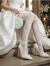 abordables mariée-Chaussures de mariage blanches en perles pour la mariée, escarpins de luxe à talons aiguilles avec pochette assortie en perles, parfaites pour les mariages à l'église, dans une salle de bal et lors de cérémonies formelles.