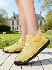 abordables Baskets femme-Baskets rouges décontractées pour femmes - chaussures confortables à lacets avec coutures apparentes et détails contrastés, idéales pour les promenades quotidiennes, les courses en extérieur, les brunchs et les sorties décontractées.