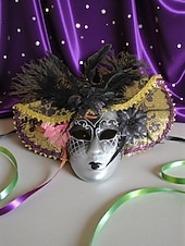 billiga Tillbehör-Kvinnors röd- och guldvenetiansk karneval Mardi Gras mask med fjädrar och blommiga detaljer – Perfekt för Mardi Gras och maskeradfester