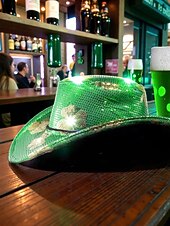  レディース 3ピース セントパトリックスデー スパンコール カウボーイハット、シャムロック サングラス &グリーンのバンダナセット - アイルランドのパレードやパーティーにぴったりの華やかなキラキラコスチュームアクセサリー &祝賀会