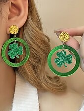 abordables Accessoires-Boucles d'oreilles trèfle en acrylique pour femmes, idéales pour la Saint-Patrick. Modèle léger à paillettes, plusieurs styles disponibles sur le thème du trèfle et de l'Irlande, parfaites pour les défilés, les fêtes, les événements et les célébrations.