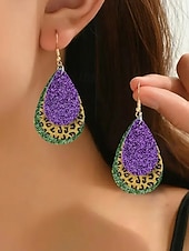 economico Accessori-WooHoo Orecchini di pelle da donna per Mardi Gras – Colorati luccicanti regolabili con design multi-stile – Perfetti per Carnevale e accessori per costumi da ballo mascherato