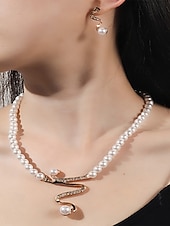 ieftine Nuntă ACC-Set de bijuterii pentru femei cu colier și cercei din perle artificiale, design elegant inspirat de șarpe, stil clasic de mireasă, pentru mirese, invitați la nuntă, petreceri de seară și banchete formale