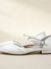 levne Družička-Bílé dámské lodičky s nízkým podpatkem a špičatou špičkou a páskem na kotník – svatební, společenské a společenské boty