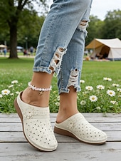 economico Zoccoli e pianelle da donna-Women's Blue Perforated Mule Clogs - Floral Detail Comfort Casual Shoes, Ideal for Garden Walks, Picnics, Daily Errands &amp; Outdoor Gatherings