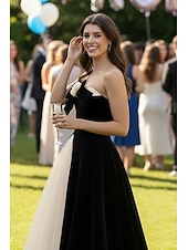 economico Abiti Lunghi &amp; Gowns-Linea ad A Lunghezza alla caviglia Lunghezza Tè Abito da Ballo Abito da Cocktail Abito da Cocktail Nero Abiti da Ballo Elegante Senza Maniche Senza Spalline Balli di fine anno Festa serale Tulle