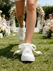  Damskor i spets för bröllop utomhus och trädgård – bekväma brudskor med bandsnören