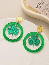 abordables Accessoires-Boucles d'oreilles trèfle en acrylique pour femmes, idéales pour la Saint-Patrick. Modèle léger à paillettes, plusieurs styles disponibles sur le thème du trèfle et de l'Irlande, parfaites pour les défilés, les fêtes, les événements et les célébrations.