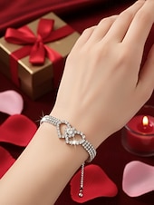 preiswerte Valentinstag-Funkelndes Strass-Herzarmband für Damen – elegantes Kristallglieder-Design, zierliches Statement-Armband für Partys und Abende &amp;besondere Veranstaltungen