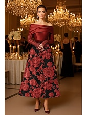 billige Cocktailkjoler-A-Linje Jacquard Cocktail Kjoler Elegant Formell Kjole Formell Bryllup Te Lengde Langermet V-hals Sateng med Folder Perlerisk Blonde Applikasjon