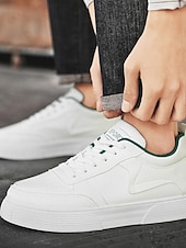  Мужские белые и зеленые повседневные кроссовки, легкие дышащие прогулочные туфли на мягкой подошве, стильные кроссовки в стиле стритвеар для повседневной носки и нарядов ко Дню Святого Патрика.