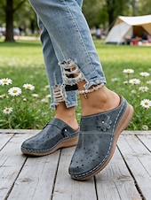 economico Zoccoli e pianelle da donna-Women's Blue Perforated Mule Clogs - Floral Detail Comfort Casual Shoes, Ideal for Garden Walks, Picnics, Daily Errands &amp; Outdoor Gatherings