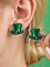  女性用アクリル製聖パトリックの日のイヤリングセット。楽しいレプラコーン、ビールジョッキ、クローバーのデザイン。聖パトリックの日、カーニバル、普段使いに最適です。