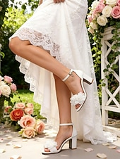 preiswerte Braut-Weiße, blumenverzierte Damen-Sandalen mit Blockabsatz – bequeme Hochzeitsschuhe mit Knöchelriemen, Brautschuhe, perfekt für Hochzeiten und besondere Anlässe